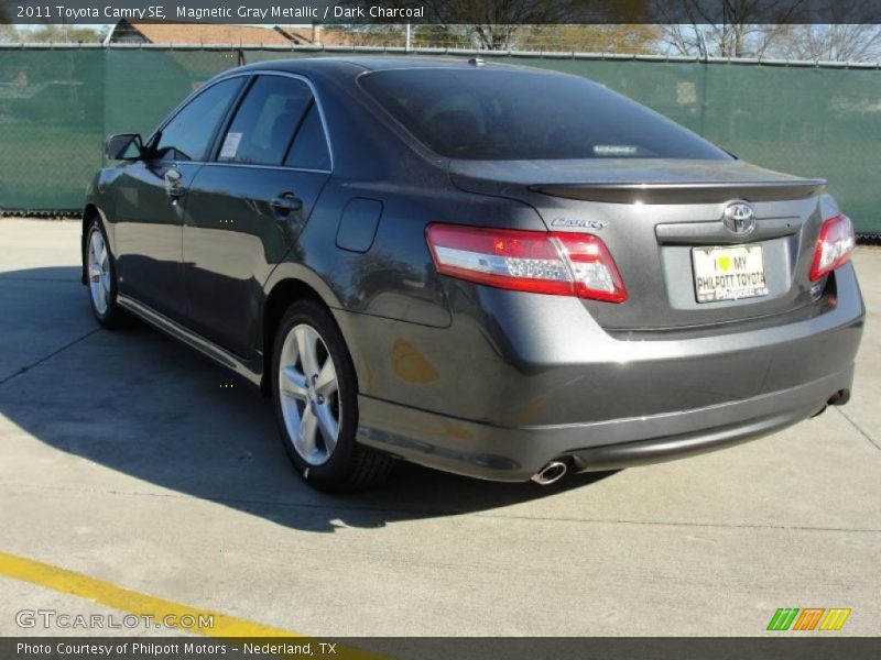 Magnetic Gray Metallic / Dark Charcoal 2011 Toyota Camry SE