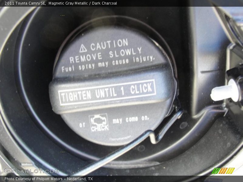 Magnetic Gray Metallic / Dark Charcoal 2011 Toyota Camry SE