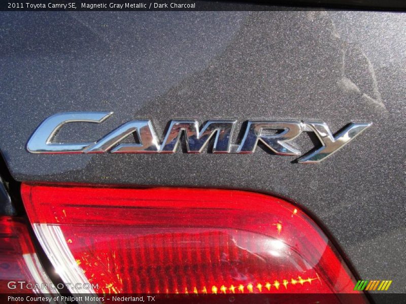 Magnetic Gray Metallic / Dark Charcoal 2011 Toyota Camry SE