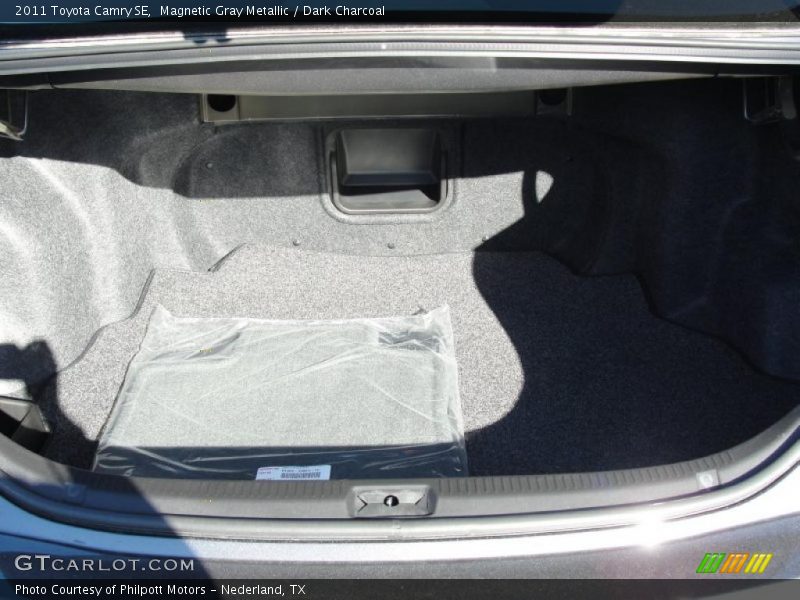 Magnetic Gray Metallic / Dark Charcoal 2011 Toyota Camry SE