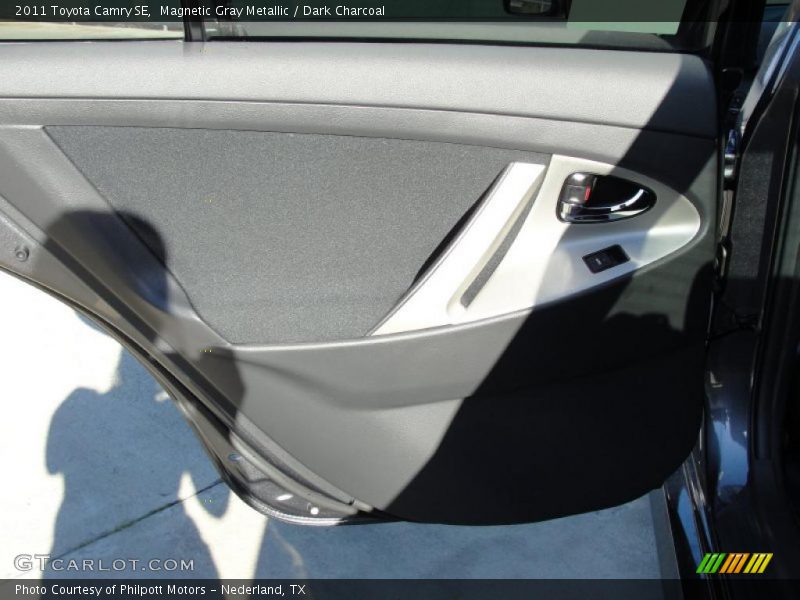 Magnetic Gray Metallic / Dark Charcoal 2011 Toyota Camry SE