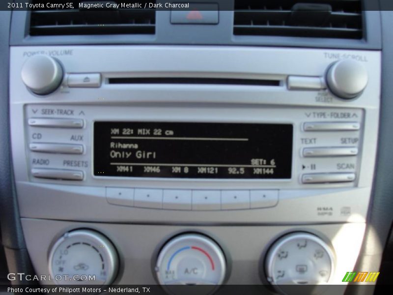 Magnetic Gray Metallic / Dark Charcoal 2011 Toyota Camry SE