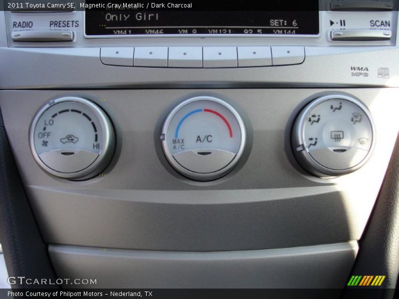 Magnetic Gray Metallic / Dark Charcoal 2011 Toyota Camry SE