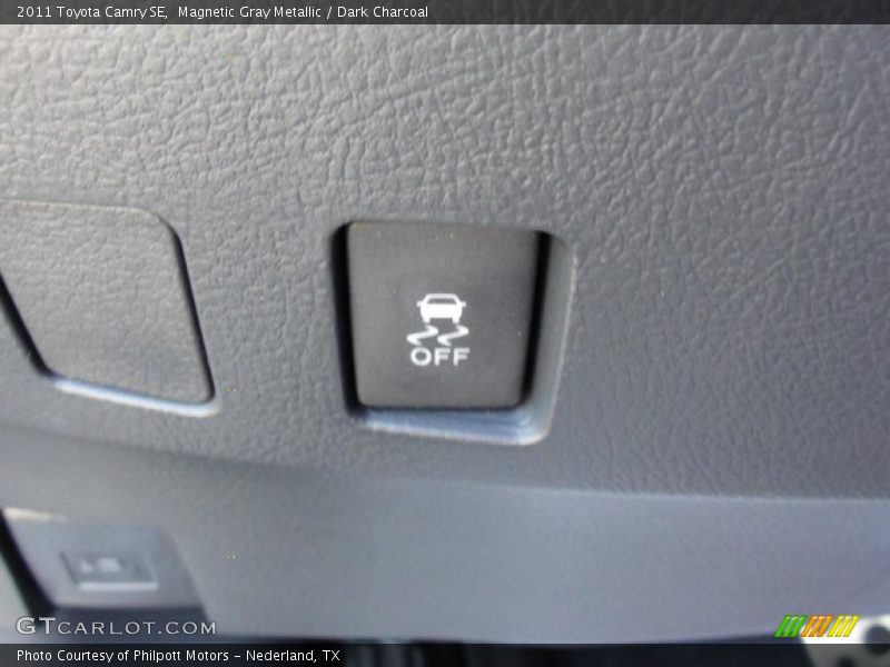 Magnetic Gray Metallic / Dark Charcoal 2011 Toyota Camry SE