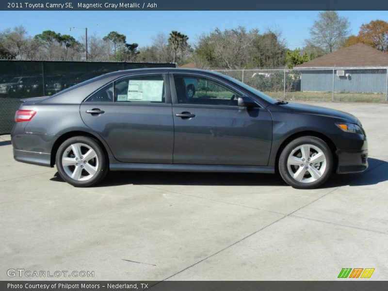 Magnetic Gray Metallic / Ash 2011 Toyota Camry SE