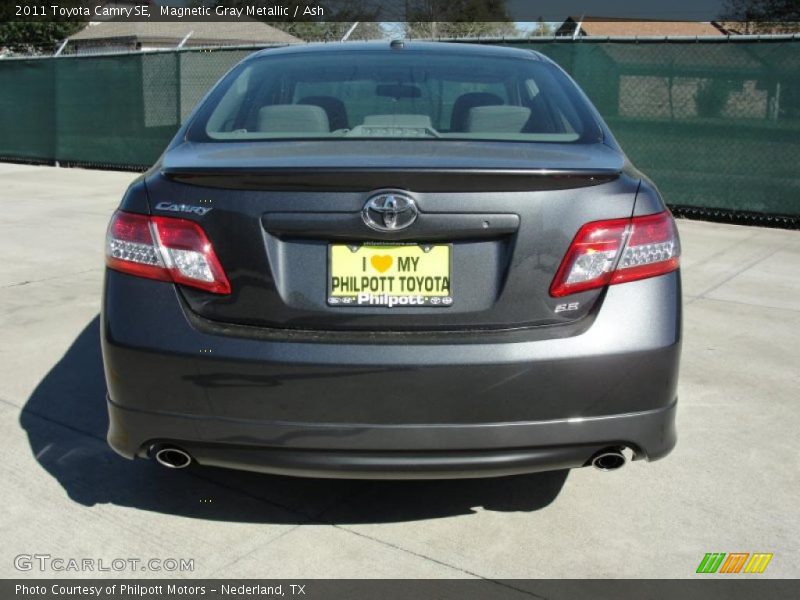 Magnetic Gray Metallic / Ash 2011 Toyota Camry SE