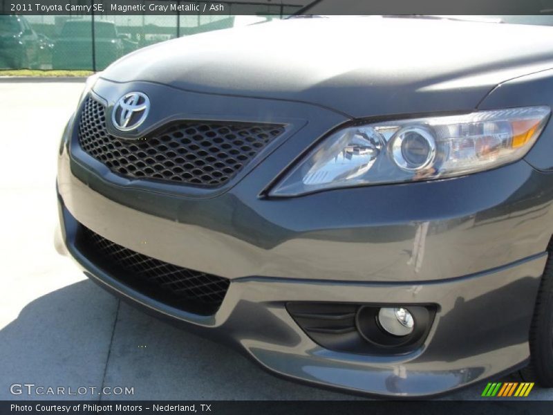 Magnetic Gray Metallic / Ash 2011 Toyota Camry SE