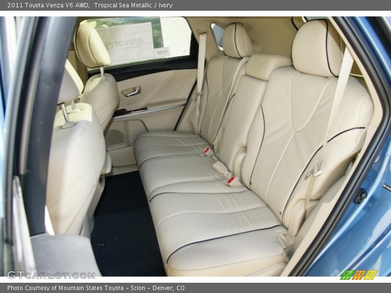  2011 Venza V6 AWD Ivory Interior