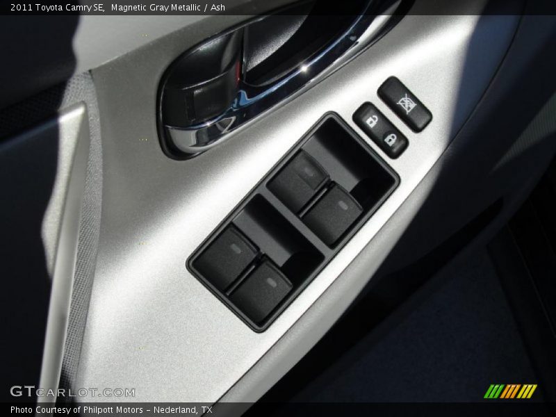 Magnetic Gray Metallic / Ash 2011 Toyota Camry SE