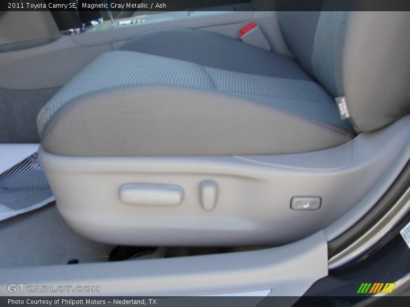 Magnetic Gray Metallic / Ash 2011 Toyota Camry SE