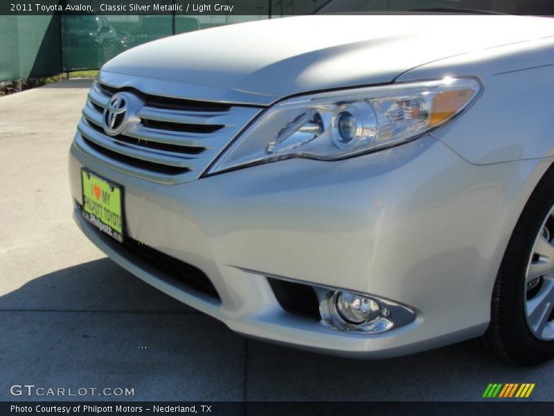 Classic Silver Metallic / Light Gray 2011 Toyota Avalon