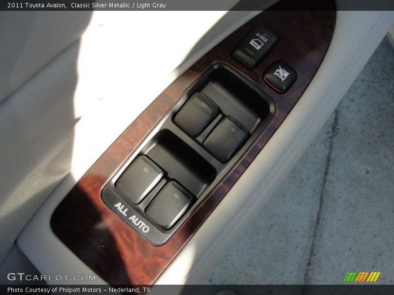 Classic Silver Metallic / Light Gray 2011 Toyota Avalon