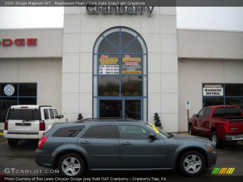 Magnesium Pearl / Dark Slate Gray/Light Graystone 2005 Dodge Magnum SXT