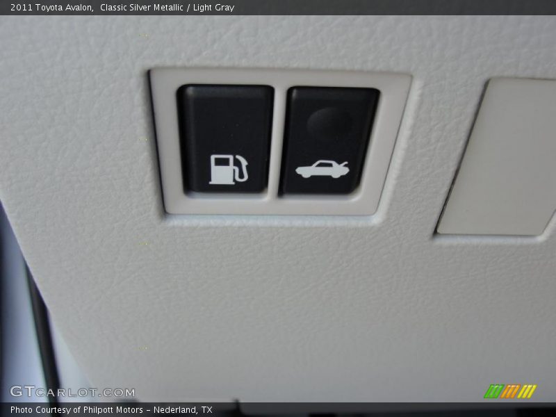 Classic Silver Metallic / Light Gray 2011 Toyota Avalon