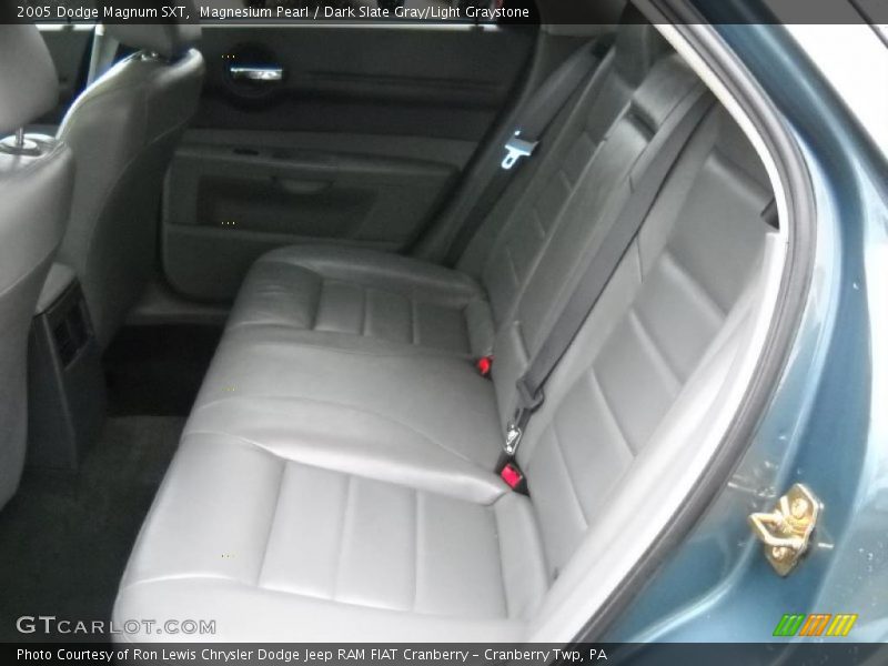 Magnesium Pearl / Dark Slate Gray/Light Graystone 2005 Dodge Magnum SXT