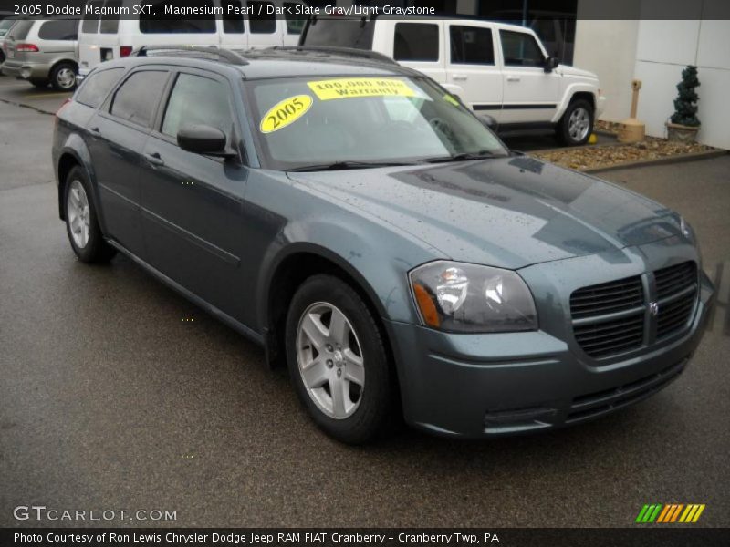 Magnesium Pearl / Dark Slate Gray/Light Graystone 2005 Dodge Magnum SXT