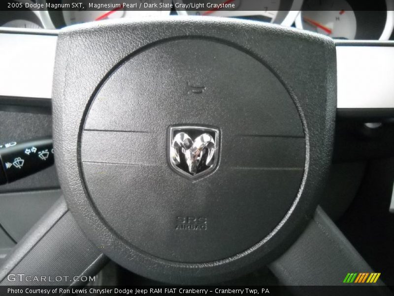 Magnesium Pearl / Dark Slate Gray/Light Graystone 2005 Dodge Magnum SXT