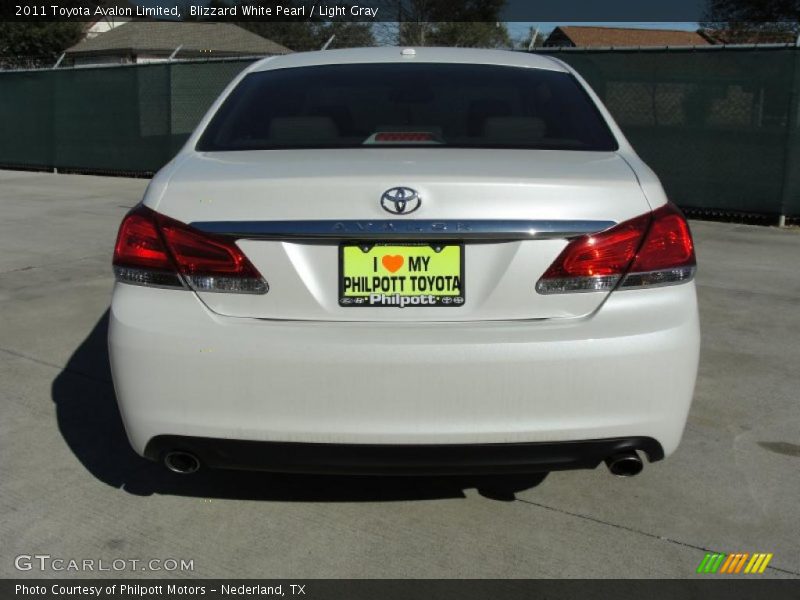 Blizzard White Pearl / Light Gray 2011 Toyota Avalon Limited