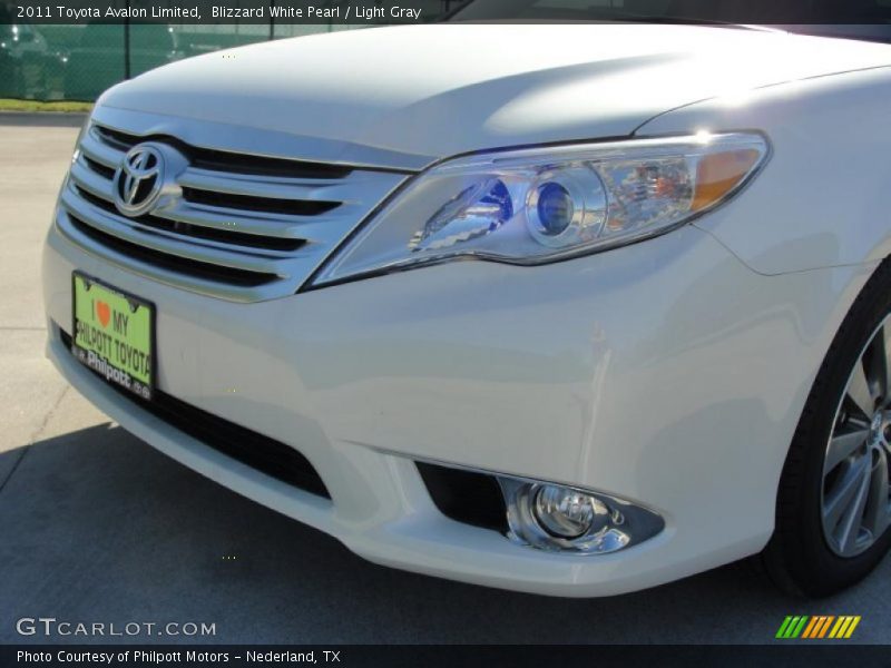 Blizzard White Pearl / Light Gray 2011 Toyota Avalon Limited
