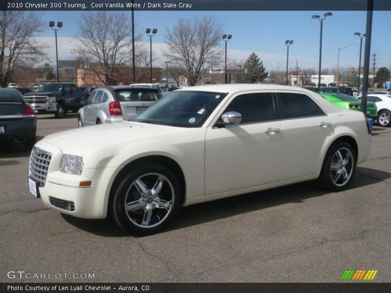 Cool Vanilla White / Dark Slate Gray 2010 Chrysler 300 Touring