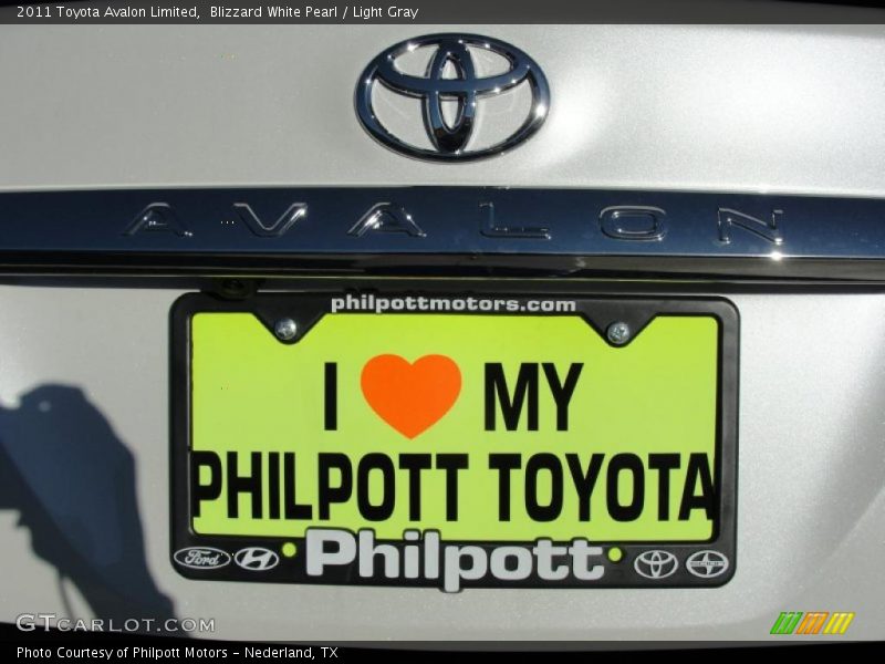 Blizzard White Pearl / Light Gray 2011 Toyota Avalon Limited