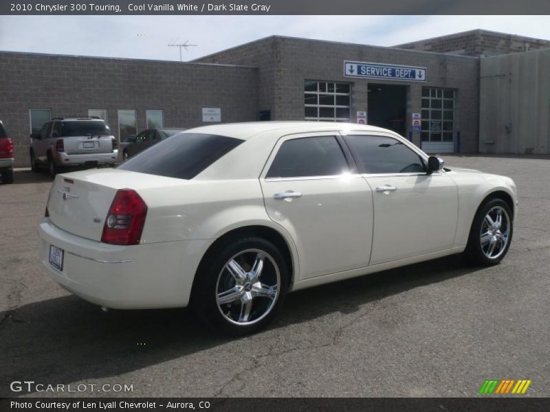 Cool Vanilla White / Dark Slate Gray 2010 Chrysler 300 Touring