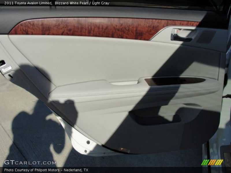 Blizzard White Pearl / Light Gray 2011 Toyota Avalon Limited