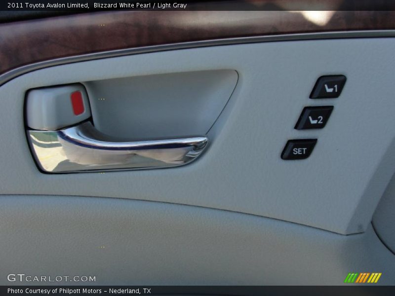 Blizzard White Pearl / Light Gray 2011 Toyota Avalon Limited
