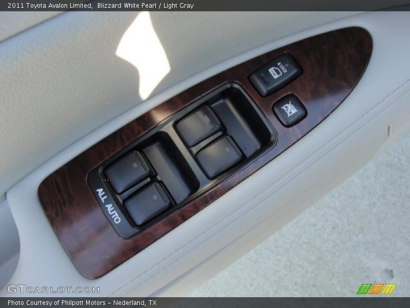 Blizzard White Pearl / Light Gray 2011 Toyota Avalon Limited
