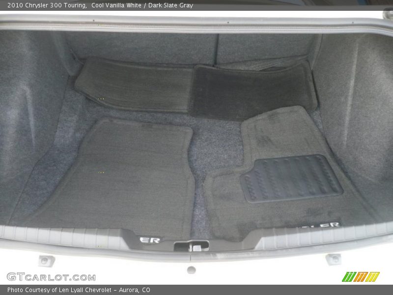 Cool Vanilla White / Dark Slate Gray 2010 Chrysler 300 Touring