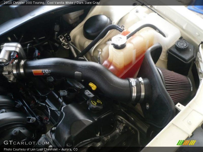 Cool Vanilla White / Dark Slate Gray 2010 Chrysler 300 Touring