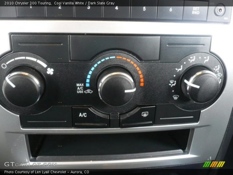 Cool Vanilla White / Dark Slate Gray 2010 Chrysler 300 Touring