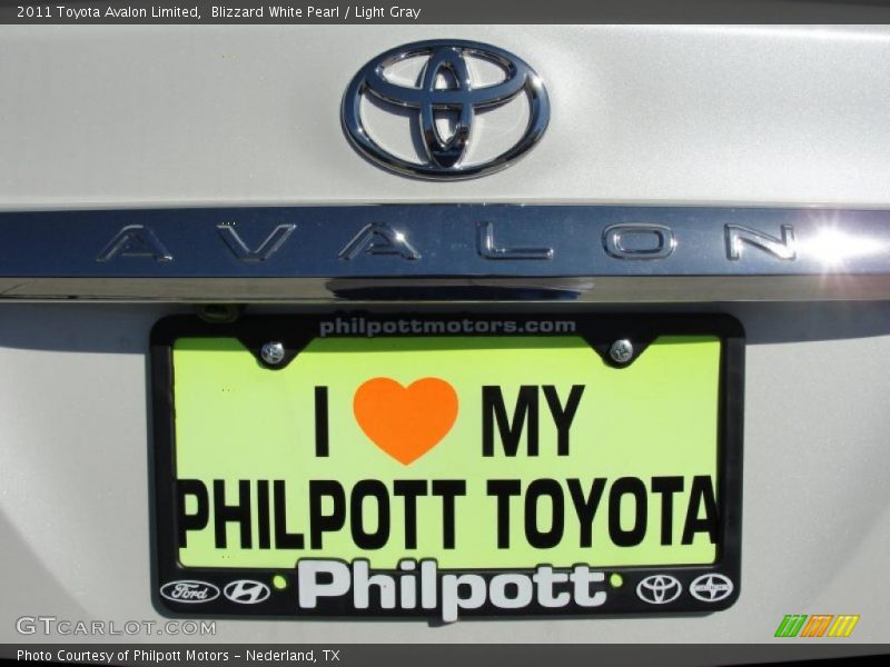Blizzard White Pearl / Light Gray 2011 Toyota Avalon Limited