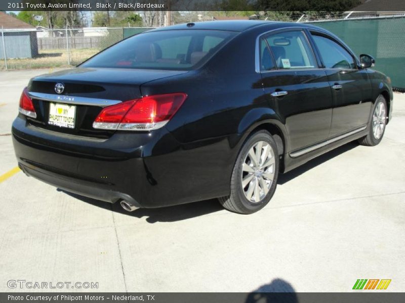 Black / Black/Bordeaux 2011 Toyota Avalon Limited