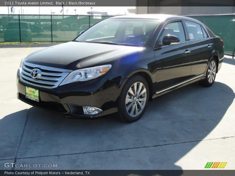 Black / Black/Bordeaux 2011 Toyota Avalon Limited