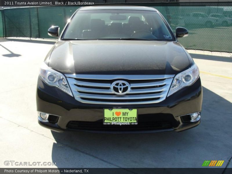 Black / Black/Bordeaux 2011 Toyota Avalon Limited
