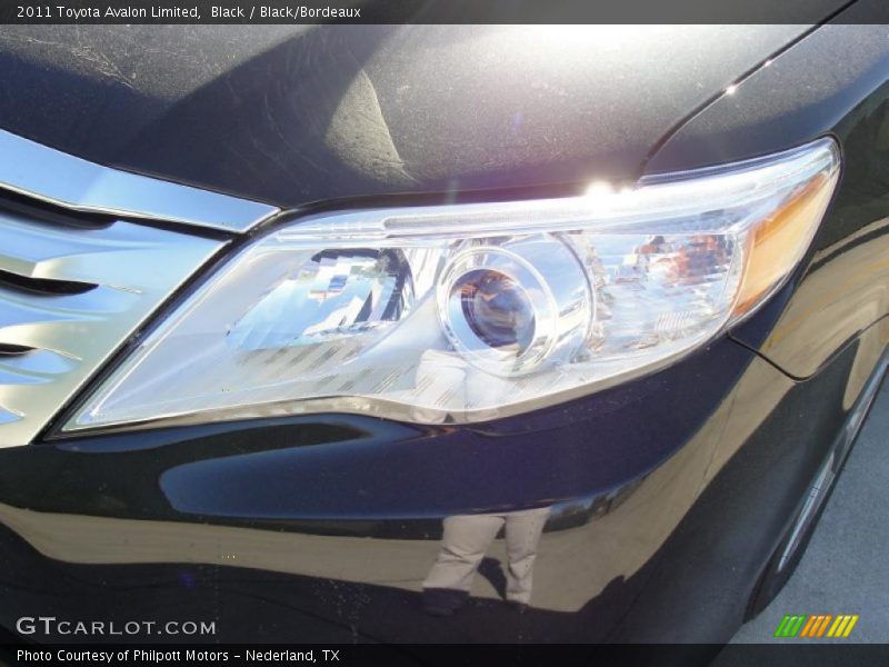 Black / Black/Bordeaux 2011 Toyota Avalon Limited