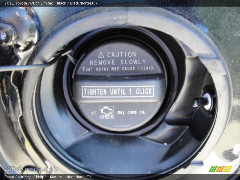 Black / Black/Bordeaux 2011 Toyota Avalon Limited