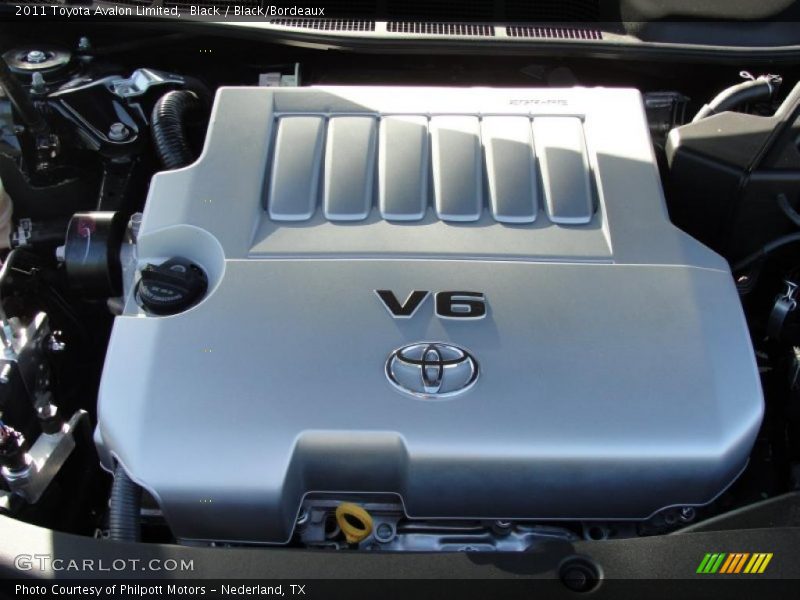 Black / Black/Bordeaux 2011 Toyota Avalon Limited