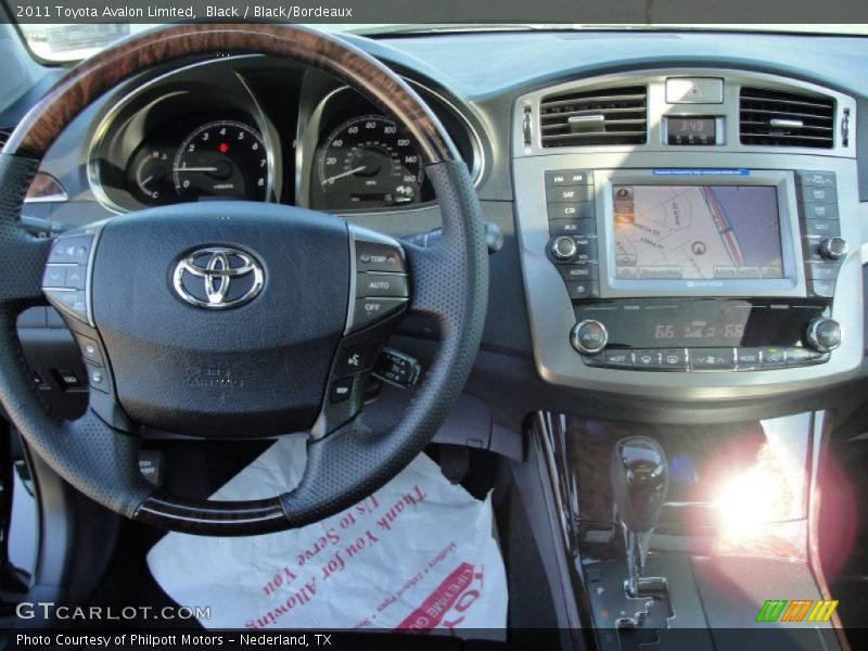 Black / Black/Bordeaux 2011 Toyota Avalon Limited