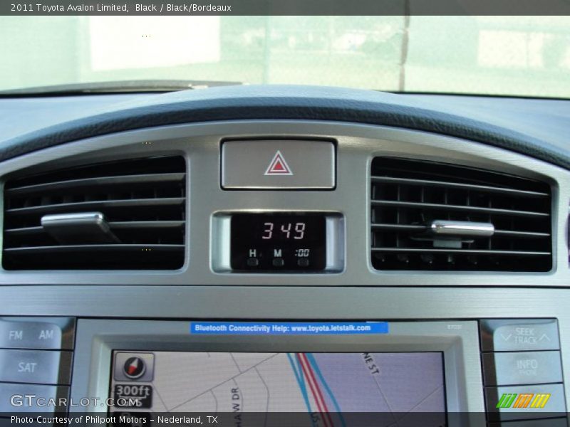 Black / Black/Bordeaux 2011 Toyota Avalon Limited