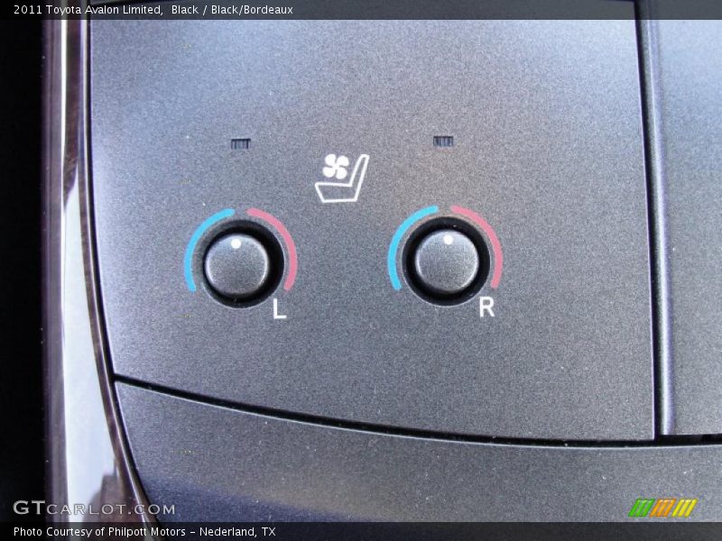 Black / Black/Bordeaux 2011 Toyota Avalon Limited