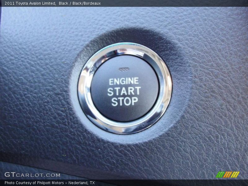 Black / Black/Bordeaux 2011 Toyota Avalon Limited