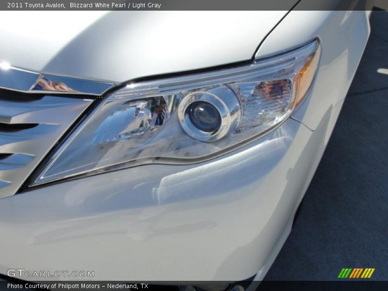 Blizzard White Pearl / Light Gray 2011 Toyota Avalon