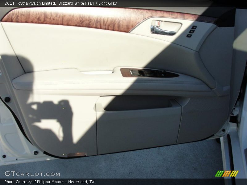 Blizzard White Pearl / Light Gray 2011 Toyota Avalon Limited