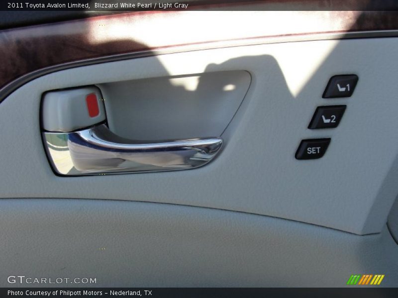 Blizzard White Pearl / Light Gray 2011 Toyota Avalon Limited