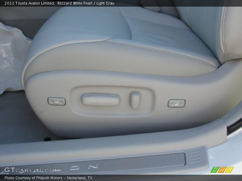 Blizzard White Pearl / Light Gray 2011 Toyota Avalon Limited