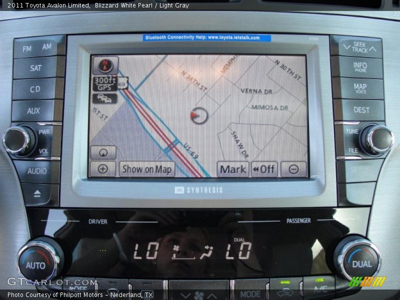 Blizzard White Pearl / Light Gray 2011 Toyota Avalon Limited