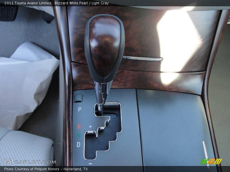 Blizzard White Pearl / Light Gray 2011 Toyota Avalon Limited