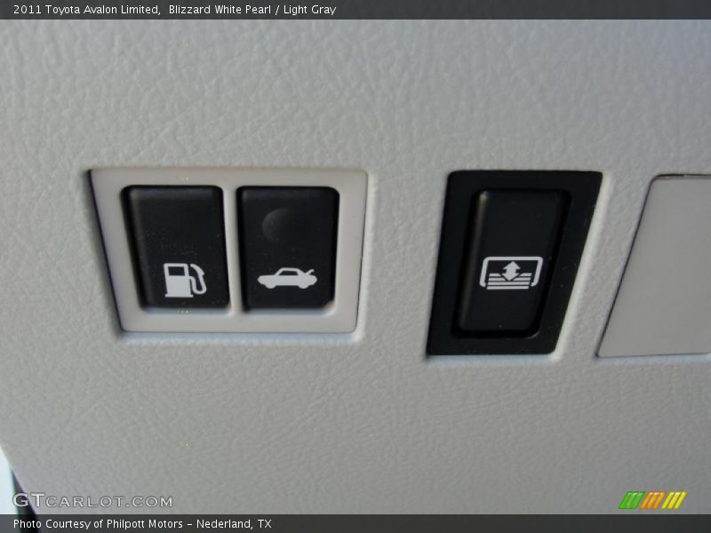 Blizzard White Pearl / Light Gray 2011 Toyota Avalon Limited